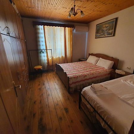 Hida Guest House Gjirokastër Exteriör bild
